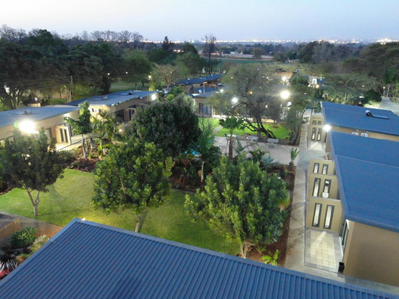 Manor Hills Guest Lodge Rustenburg Eksteriør billede