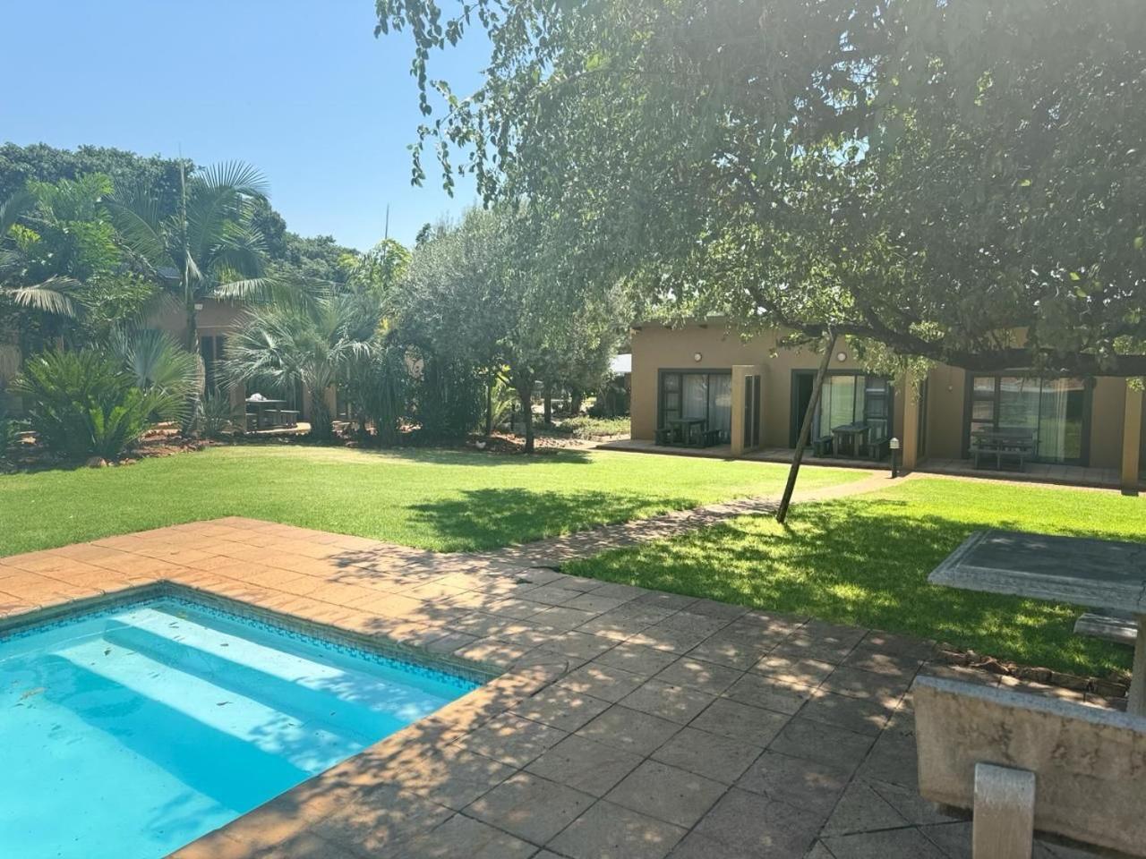 Manor Hills Guest Lodge Rustenburg Eksteriør billede
