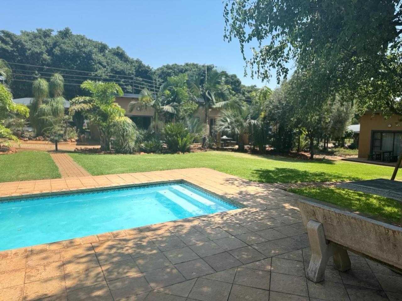 Manor Hills Guest Lodge Rustenburg Eksteriør billede