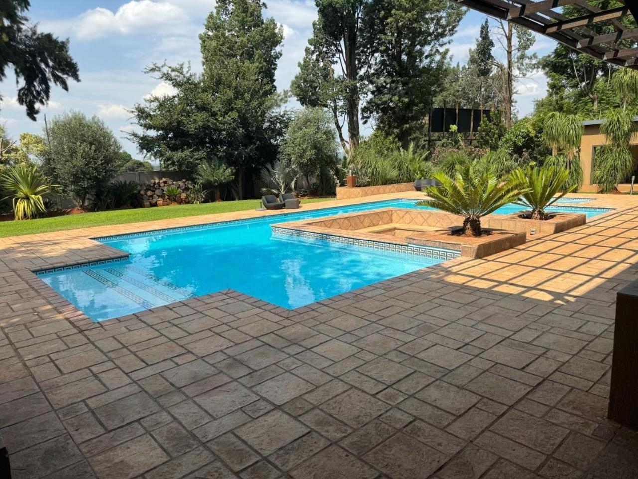 Manor Hills Guest Lodge Rustenburg Eksteriør billede