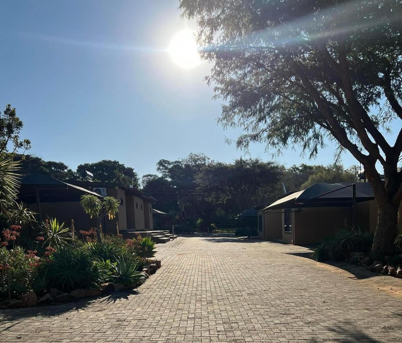 Manor Hills Guest Lodge Rustenburg Eksteriør billede